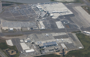 Holiday Travel Got A Little Easier: Oakland Airport Workers Call Off Saturday Strike